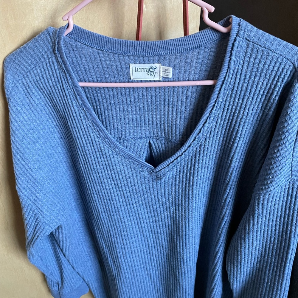 Light blue 1x Terra and Sky shirt. Never been worn, still has tags